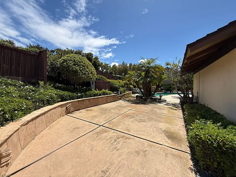 8404 Prestwick Dr — Photo 29