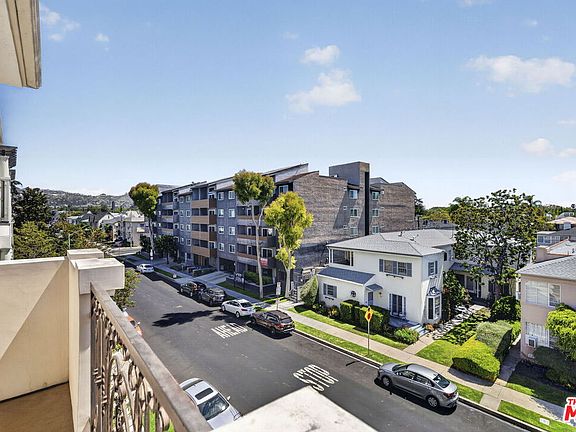 4th image of 125 Sweetzer Ave #Penthouse 2a