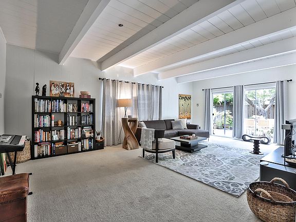 4th image of 54 Lorelei Ln