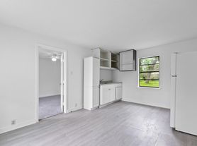 806 E Emily Ave, Wharton, TX