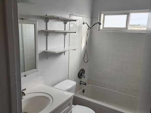4th image of 725 Boulevard Ave APT G