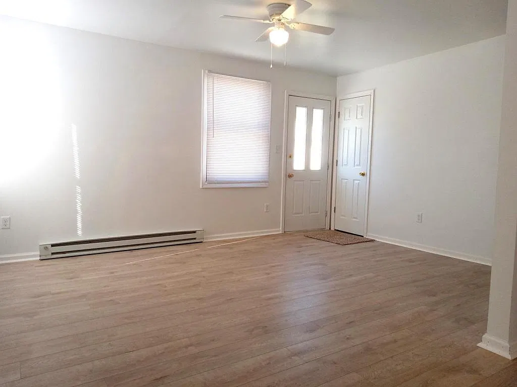 286 Hollingsworth Manor — Photo 4