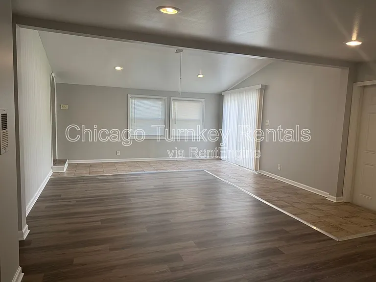 17729 Community St — Photo 8