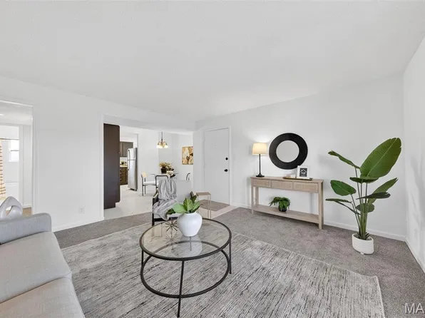 1832 Gascony Parc Dr #1832, Lake Saint Louis, MO 63367