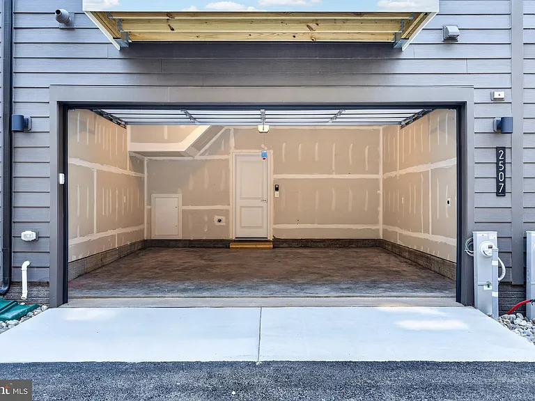 2507 Light St — Photo 42