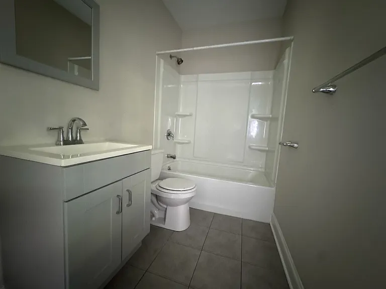 203 Howe Ave #203 — Photo 7