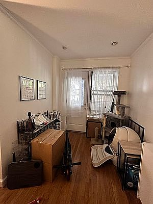 5th image of 311 E 84th St APT 2C