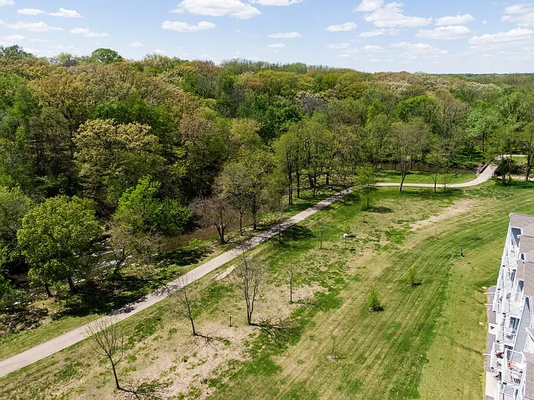 1210 Devils Glen Rd — Photo 20