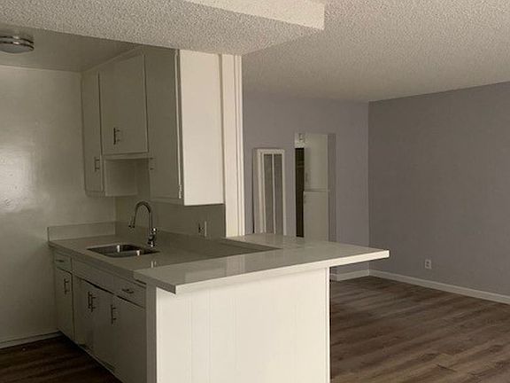 5th image of 1511 Beloit Ave #3