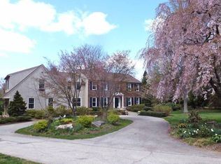2392 Pine View Dr, Malvern, PA 19355