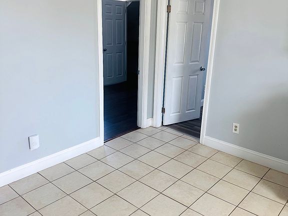 3rd image of 270 Woonasquatucket Ave #272