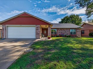 1230 Willow Creek Dr, Bartlesville, OK 74006