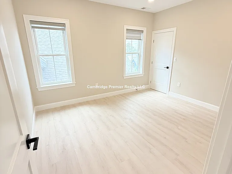233 Highland Ave #2 — Photo 12