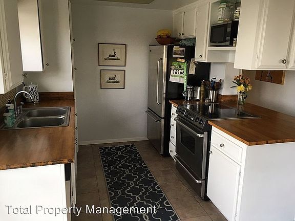 4th image of 1435 Essex St Unit 4