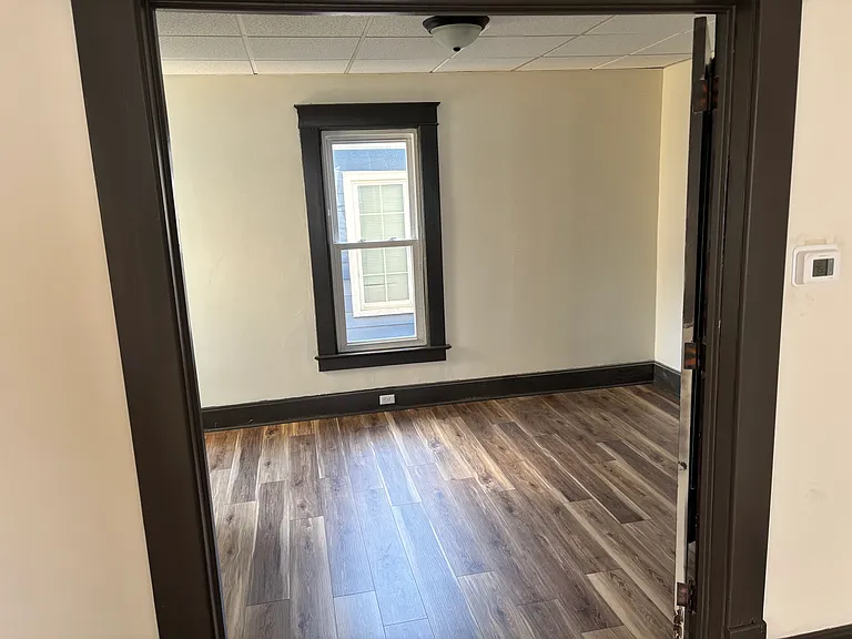 109 Oak St — Photo 6