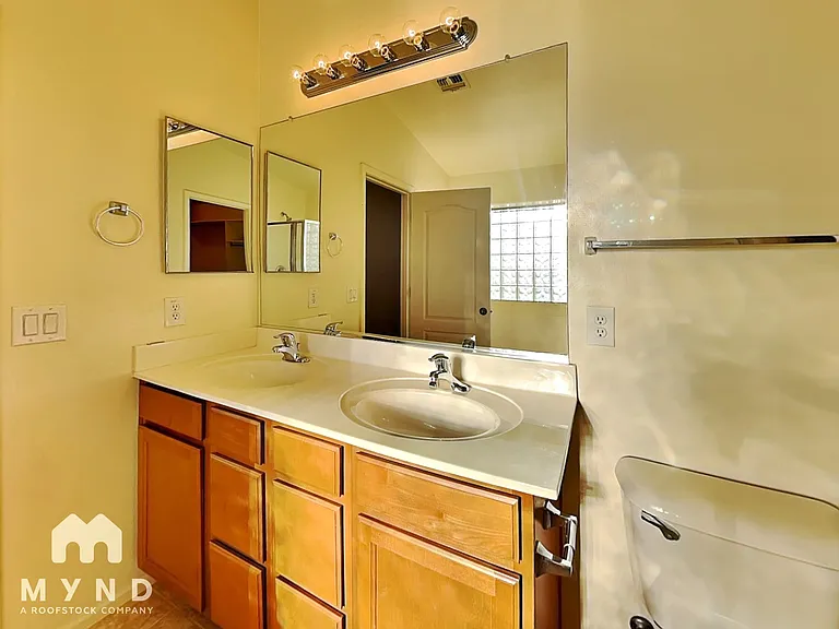 38587 N Jonathan St — Photo 12