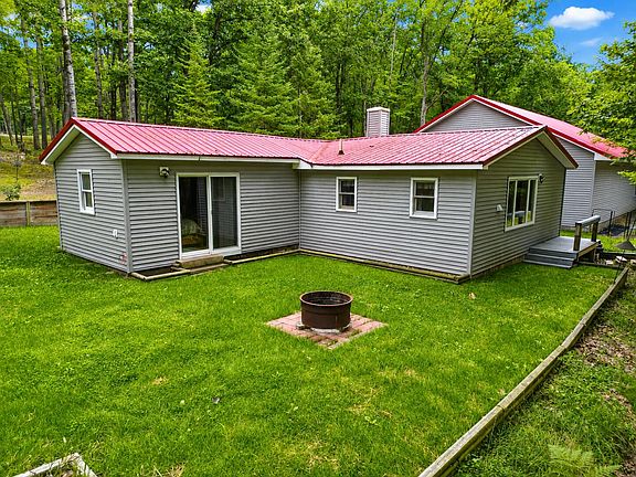 4th image of 527 Eagles Nest Rd