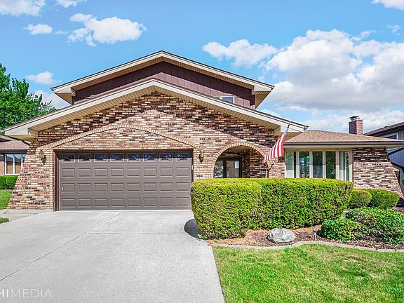 2nd image of 15643 La Paz Dr