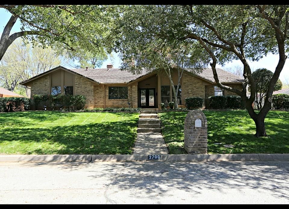 1st image of 2709 Marquis Cir E