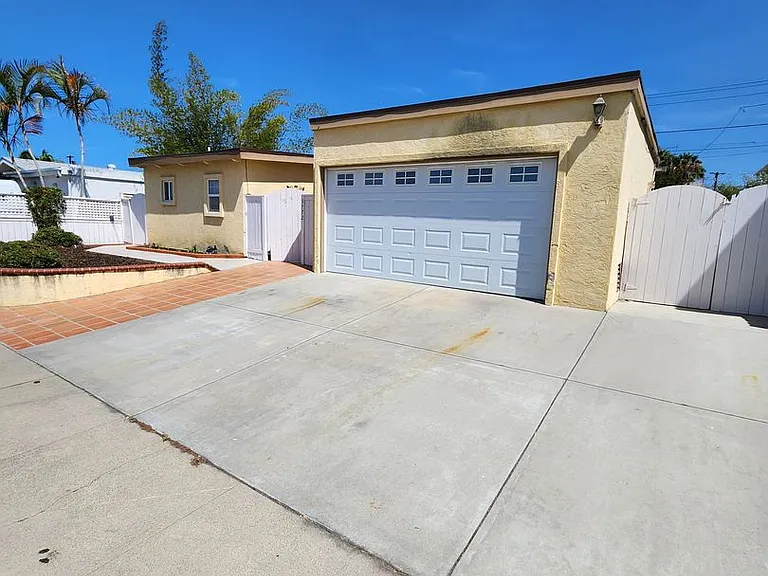 3772 Crete St — Photo 3