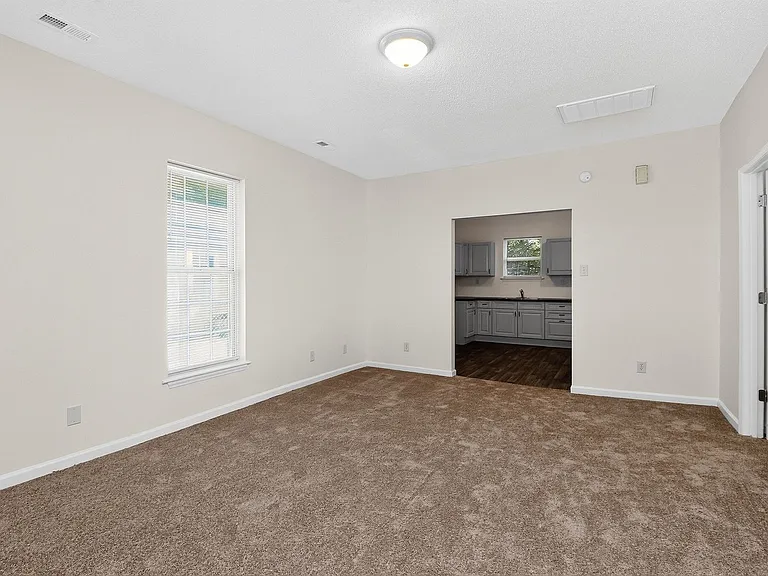 3200 Boyd St — Photo 2