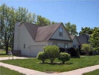4 Bedroom 1 1/2 Story
