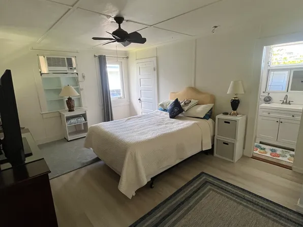 2708 Aolani Pl APT A, Honolulu, HI 96822