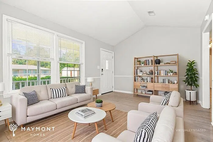 3 bed, 1.0 bath, 1032 sqft, $1,825 — Photo 4