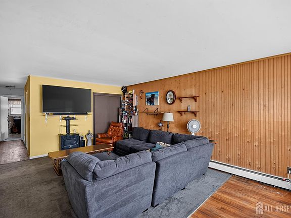 3rd image of 43 Northside Ave