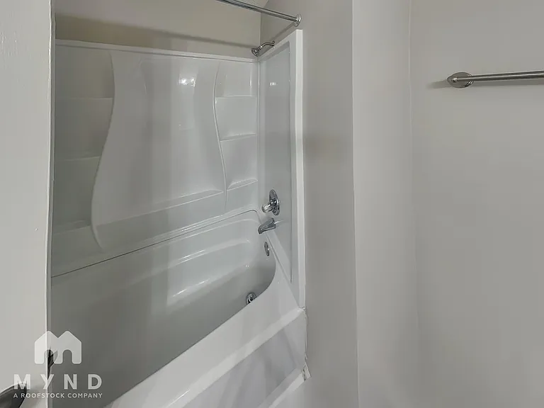 907 Briar Ct — Photo 19