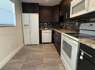 3948 NE 169th St APT 305, North Miami Beach, FL 33160
