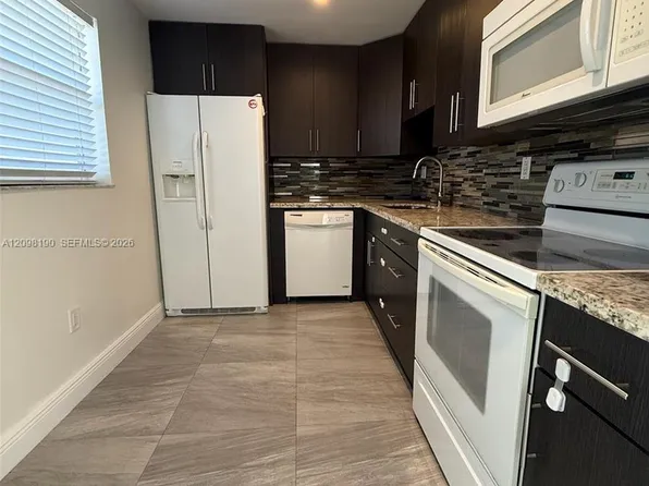 3948 NE 169th St APT 305, North Miami Beach, FL 33160