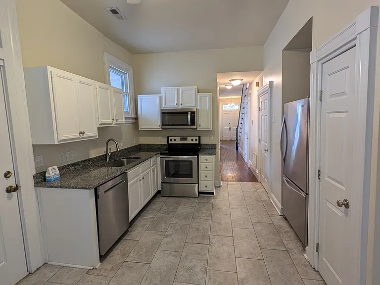 2115 E Marshall St #A — Photo 4