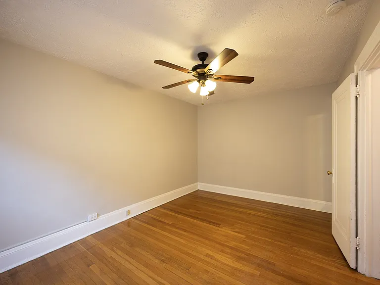 Mapleview Apartments — Photo 45