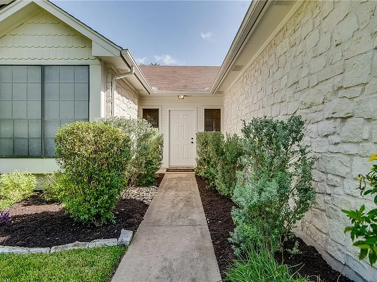 7414 Whistlestop Dr — Photo 5