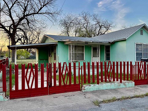 3rd image of 402 W Cortinas St