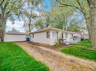 7837 S White Oak Ln, Hammond, IN 46324