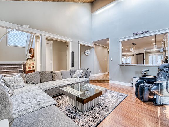 5th image of 10690 Hollybank Dr