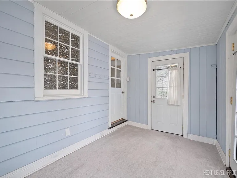 40 S Pine St — Photo 21