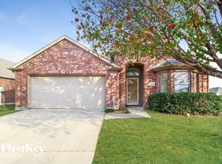 8749 Sagebrush Trl, Aubrey, TX 76227