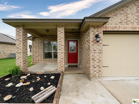 2nd image of 1313 Blue Leaf Dr
