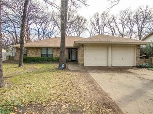 1120 Lake Ridge Dr, Azle, TX 76020