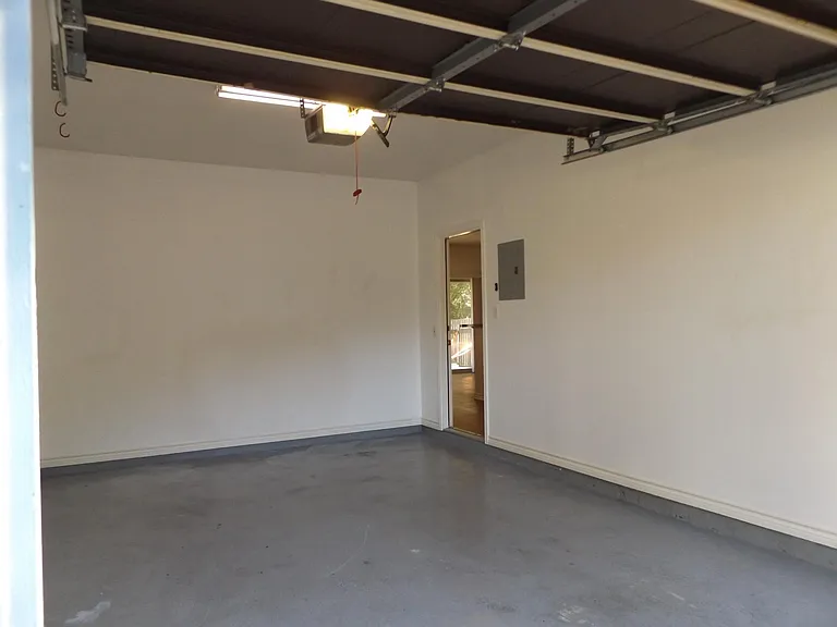 2911 Whisper Oaks Ln #B — Photo 5