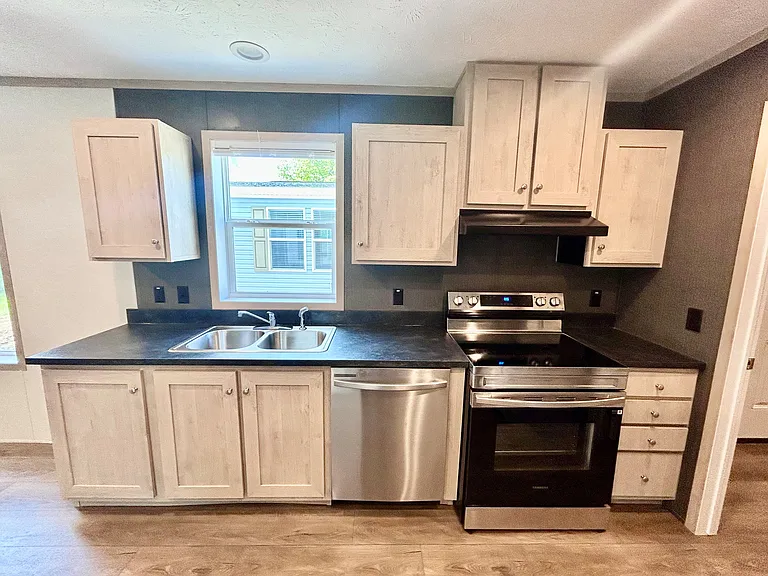 Hickory Knoll — Photo 107