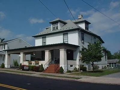 178 Main St photo 1