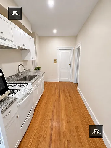 215 Harvard Ave #7 Photo 1