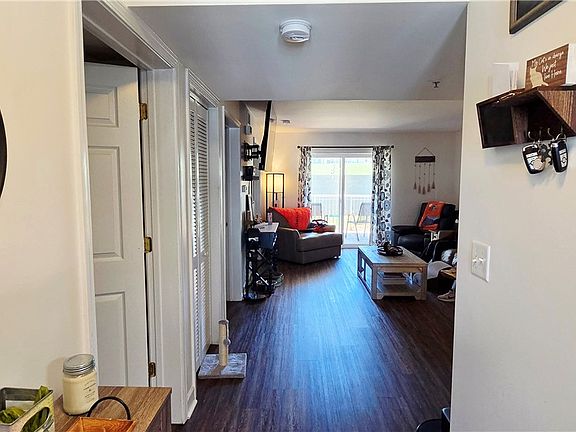 4th image of 1402 Northlake Dr #14B