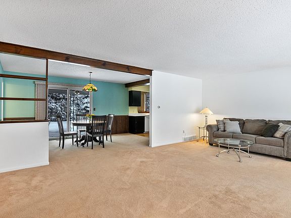 5th image of 979 S Forestlane Dr