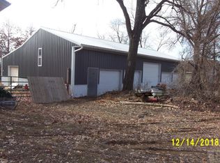 1216 E Cross St, Centerville, IA 52544