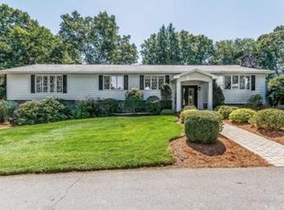 8 Oak Ridge St, Methuen, MA 01844